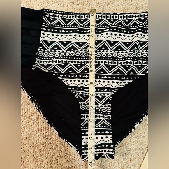 Ruebleu by Rue21 size Large bikini bottom - Picture 8 of 8